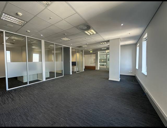 597M² OFFICE TO LET IN SANDTON CENTRAL